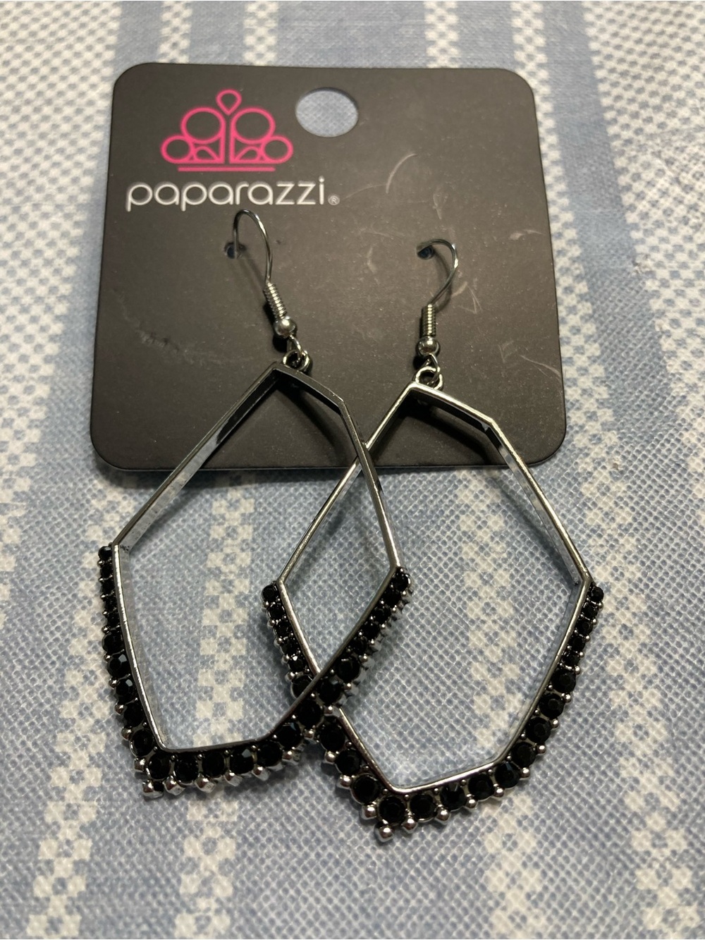 NWT Paparazzi geometric drop earrings with black rhinestones.